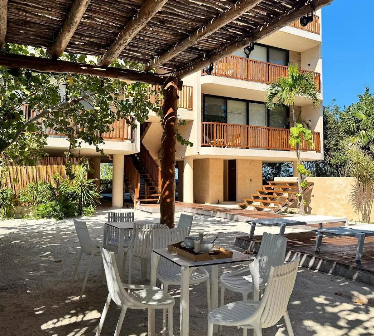 Artistic Loft Steps From The Beach With Pool View Isla Holbox Apartment